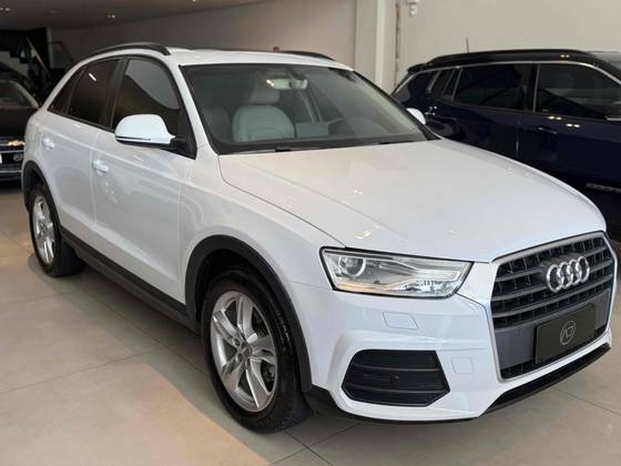 AUDI Q3 1.4 TFSI AMBIENTE FLEX 4P S TRONIC